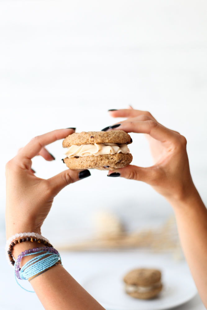 Venus Buttercream Cookie Sandwich