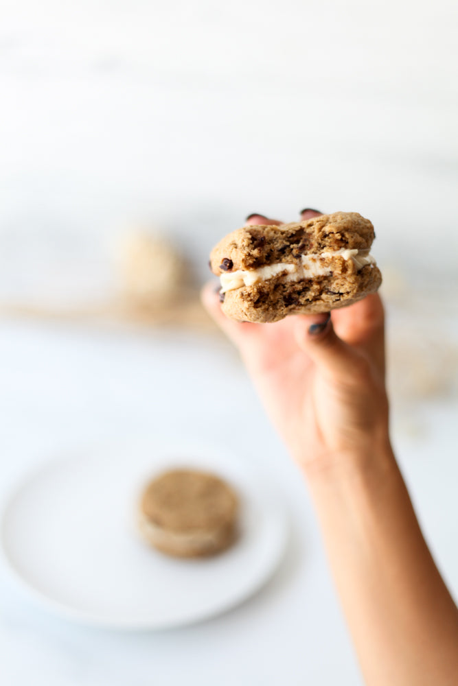 Venus Buttercream Cookie Sandwich
