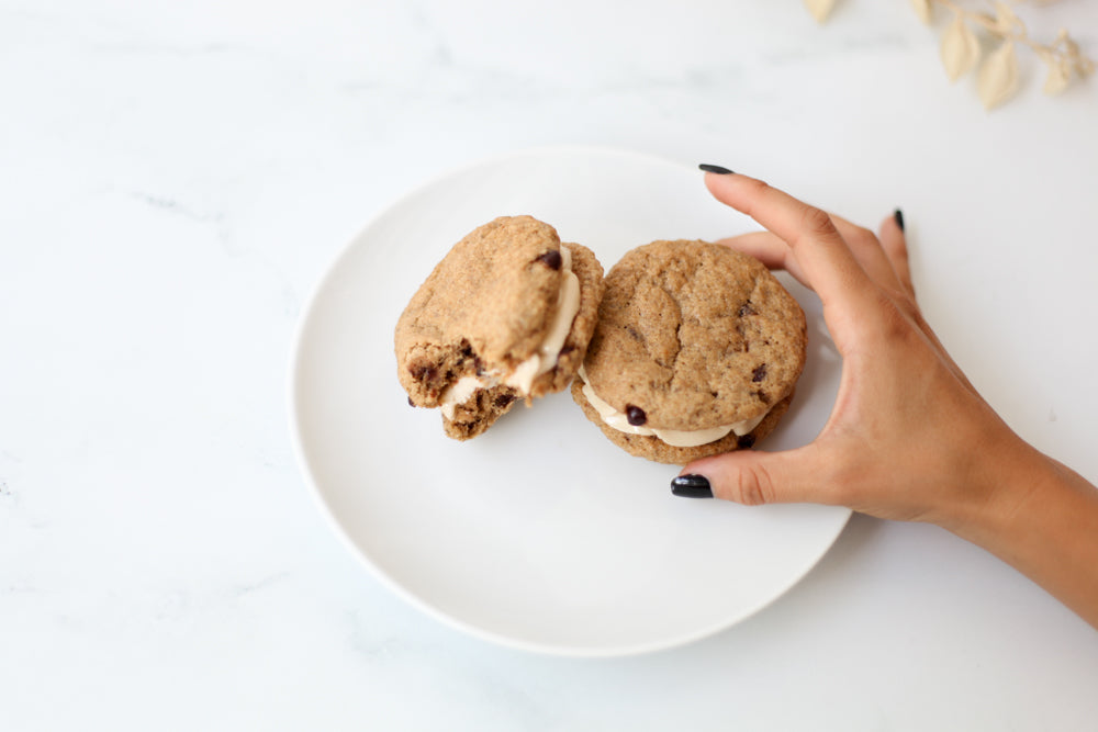 Venus Buttercream Cookie Sandwich