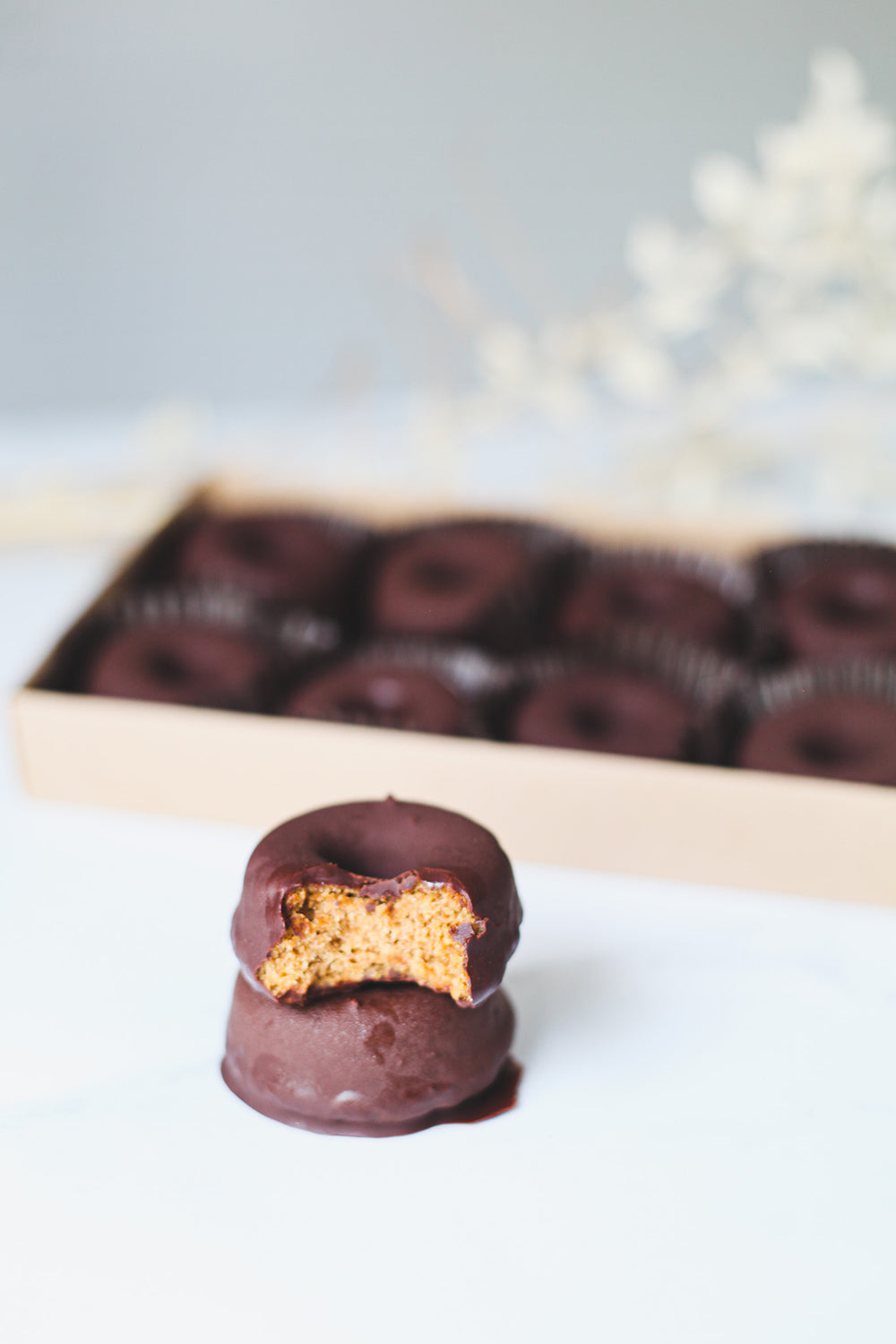 Mini Choco-Donuts Box, 8 pcs